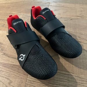 Peloton cycling shoes, altos M 10.5, W 12